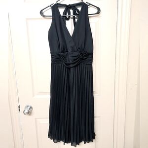 Elegant Black Sleeveless Halter Style Dress - 16W